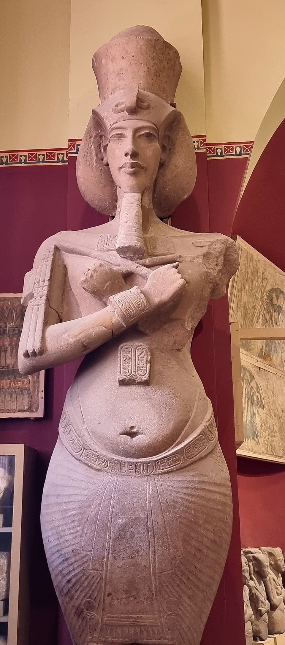 Statua colossale di Amenhotep IV Akhenaton proveniente dal tempio di Aton a Karnak