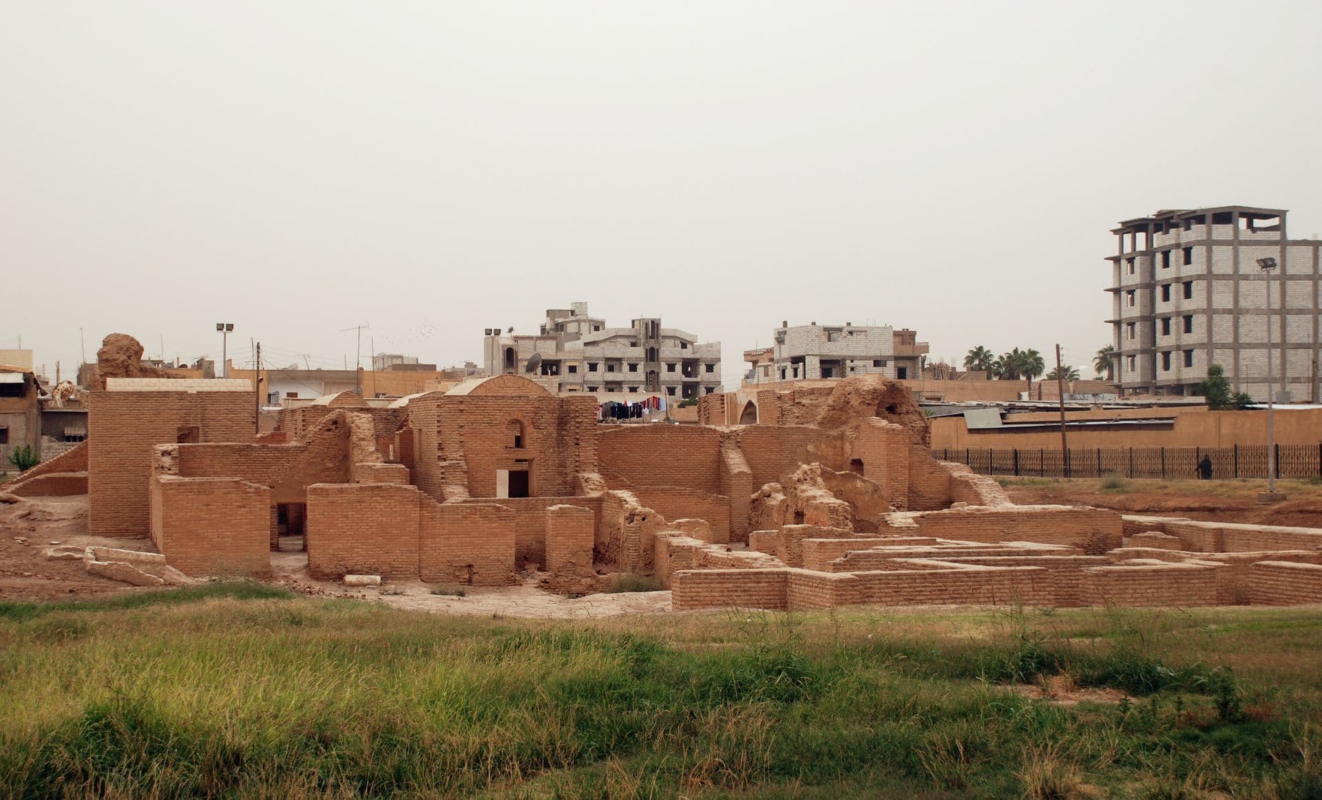Resti di Qasr al-Banat, palazzo abbaside a Raqqa