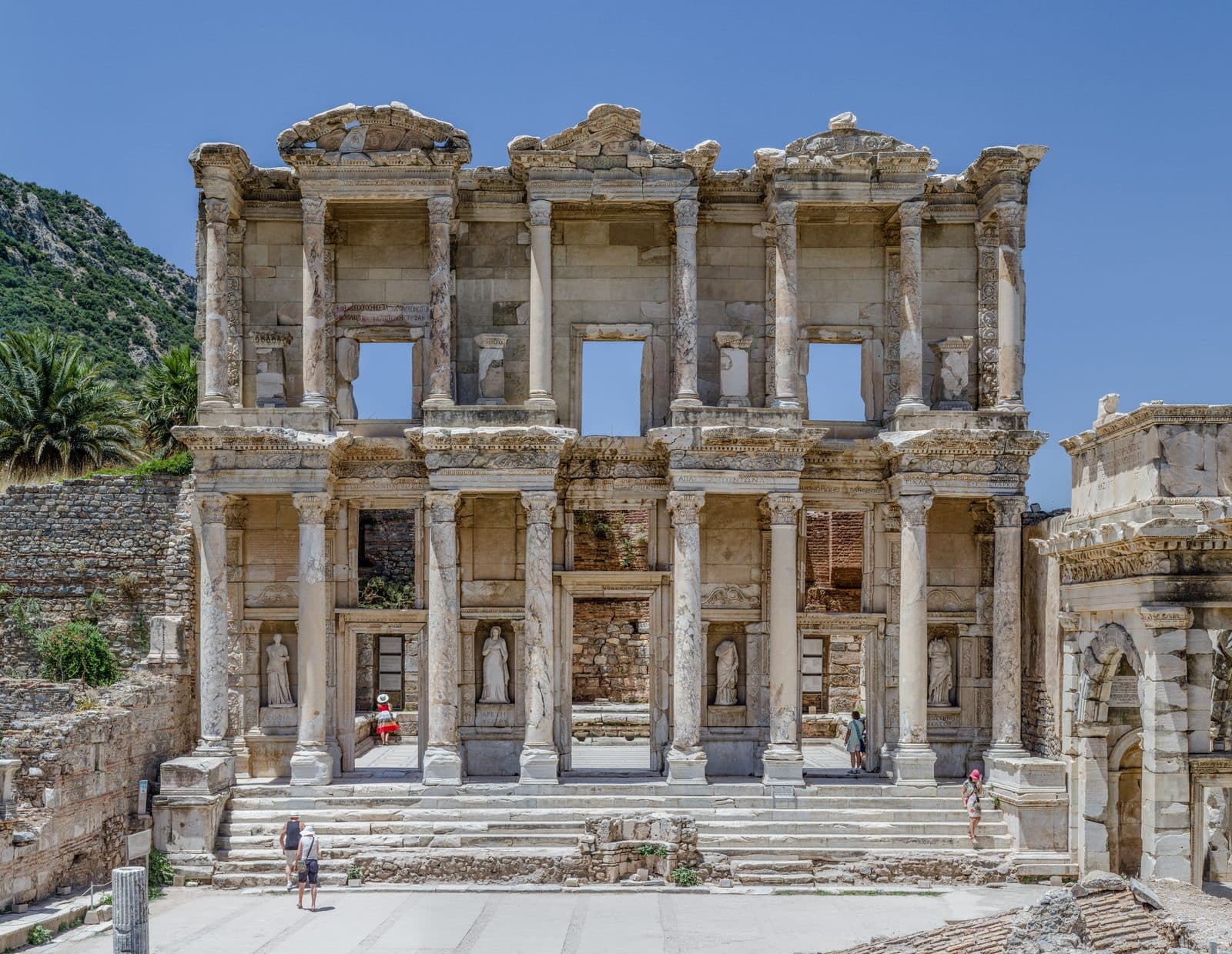 Facciata della biblioteca di Celso nell'antica città di Efeso