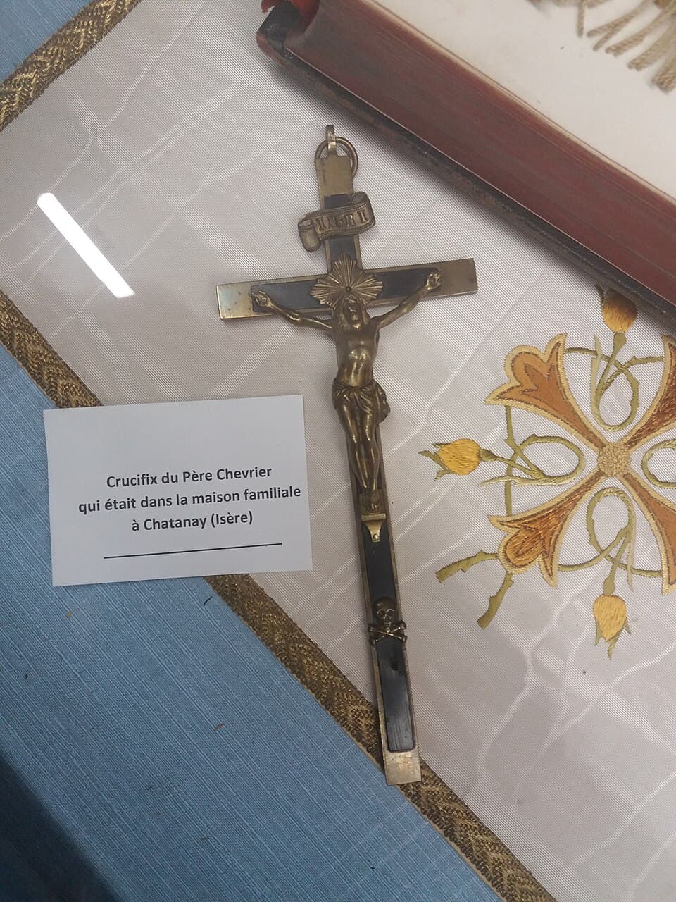 Crucifix conservé dans la Maison du Prado à Lyon et associé au père Antoine Chevrier