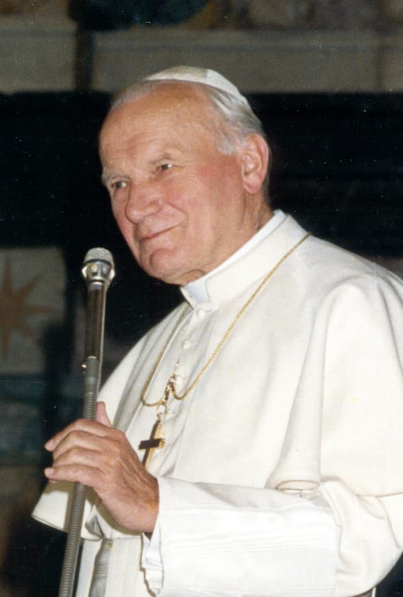 Papa Giovanni Paolo II in Vaticano nel 1991