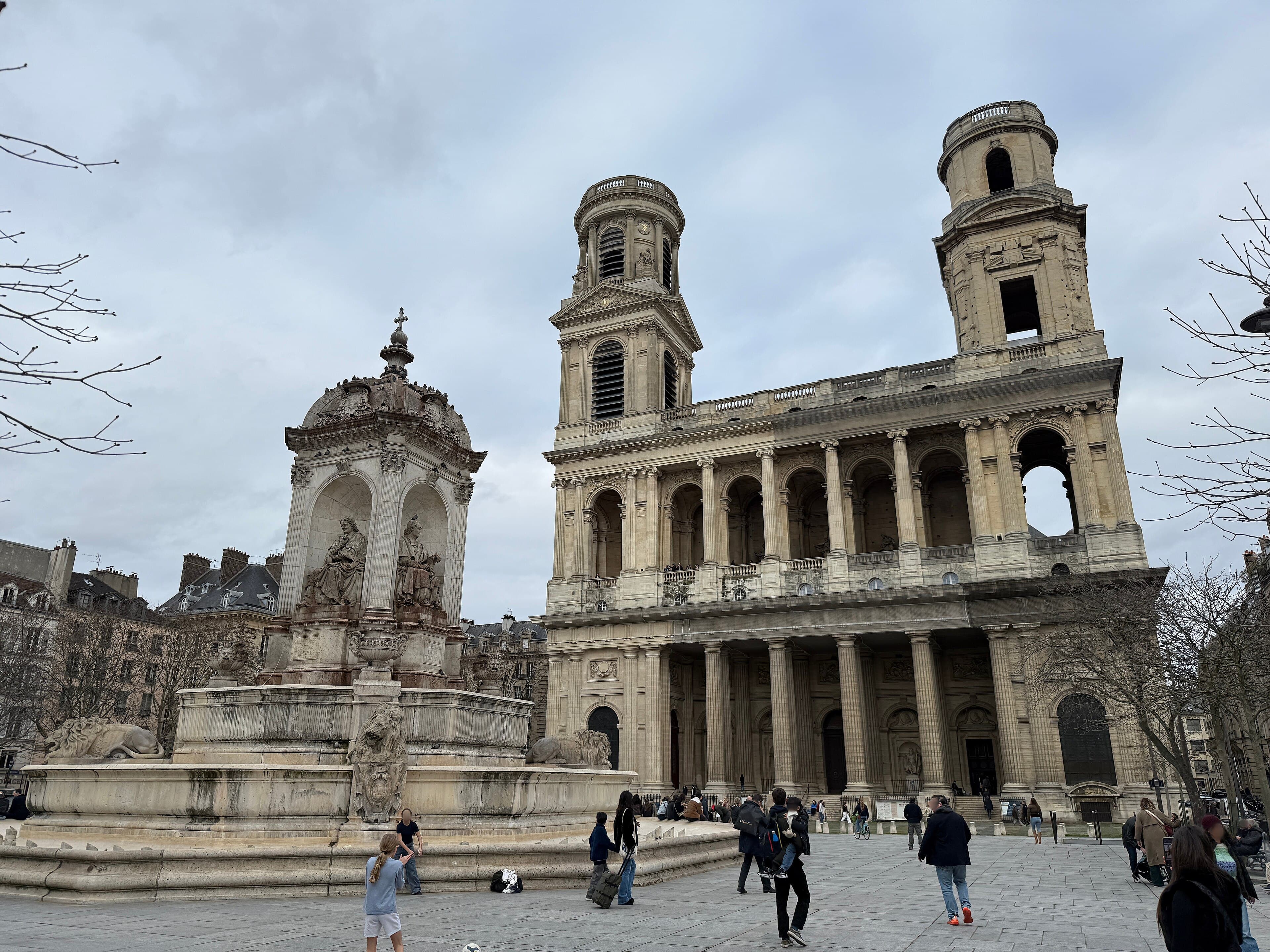 Chiesa di Saint-Sulpice a Parigi, dove Pierre-Bienvenu Noailles fu ordinato sacerdote nel 1819