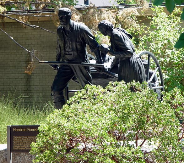 Denkmal der mormonischen Handkarren-Pioniere auf dem Temple Square