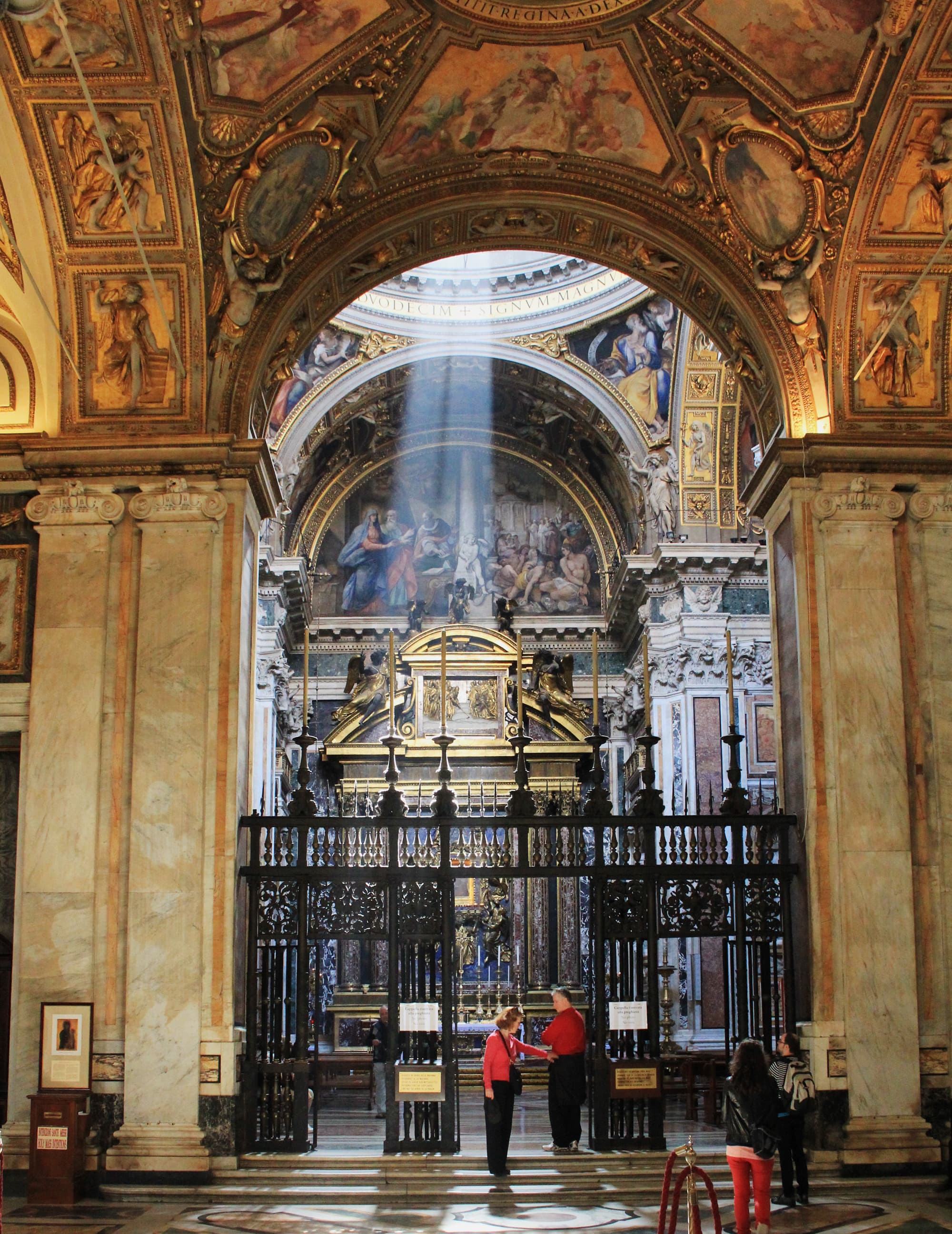 Nave da basílica de Santa Maria Maior em Roma