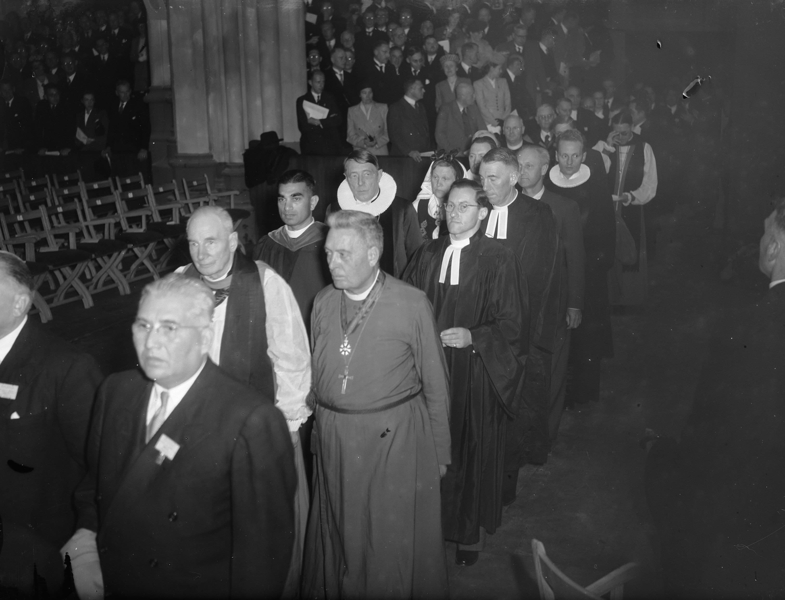 Partecipanti al congresso del Consiglio ecumenico nella Nieuwe Kerk di Amsterdam nell'agosto 1948