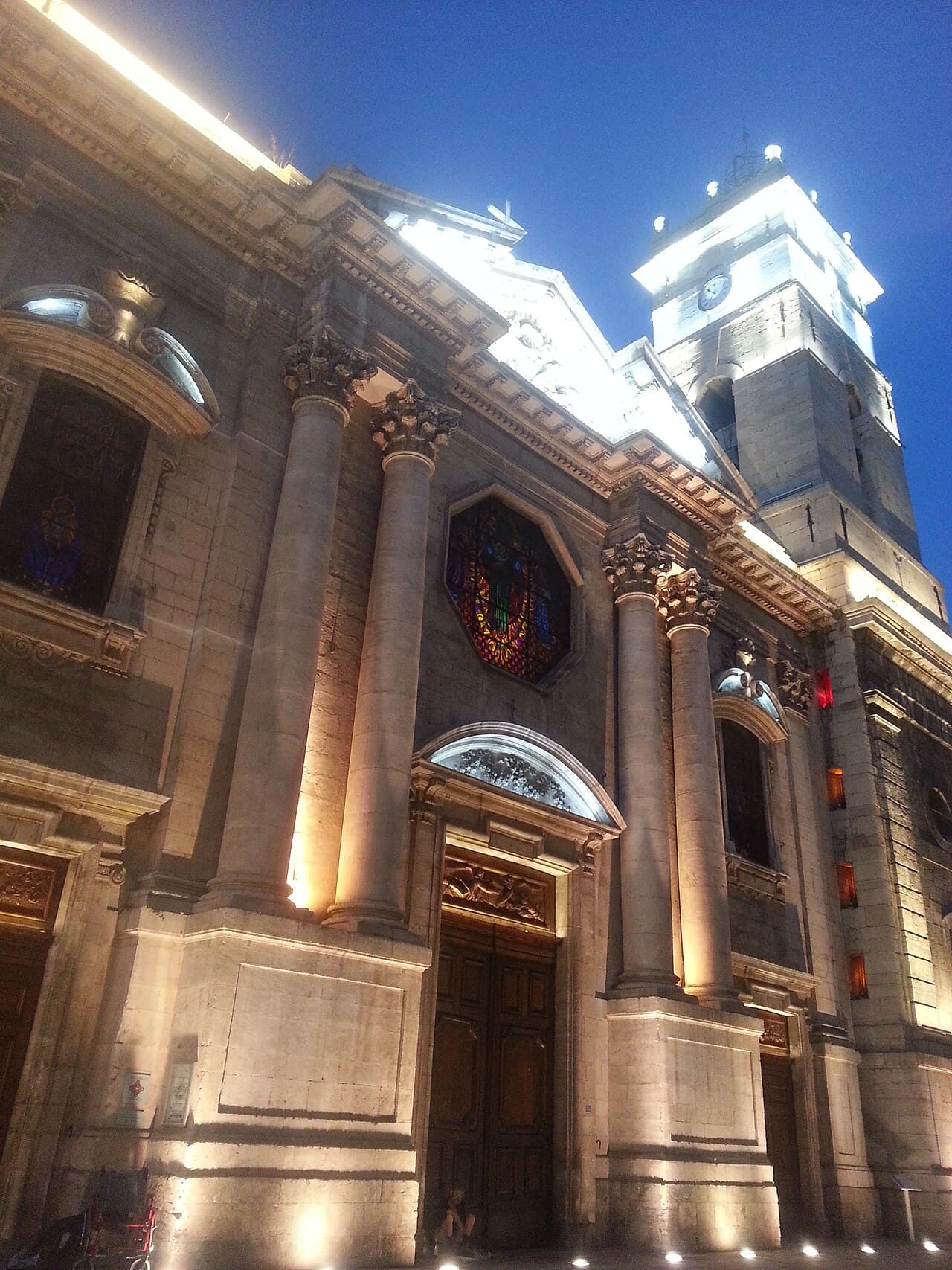 Façade de la cathédrale Notre-Dame-de-la-Seds de Toulon