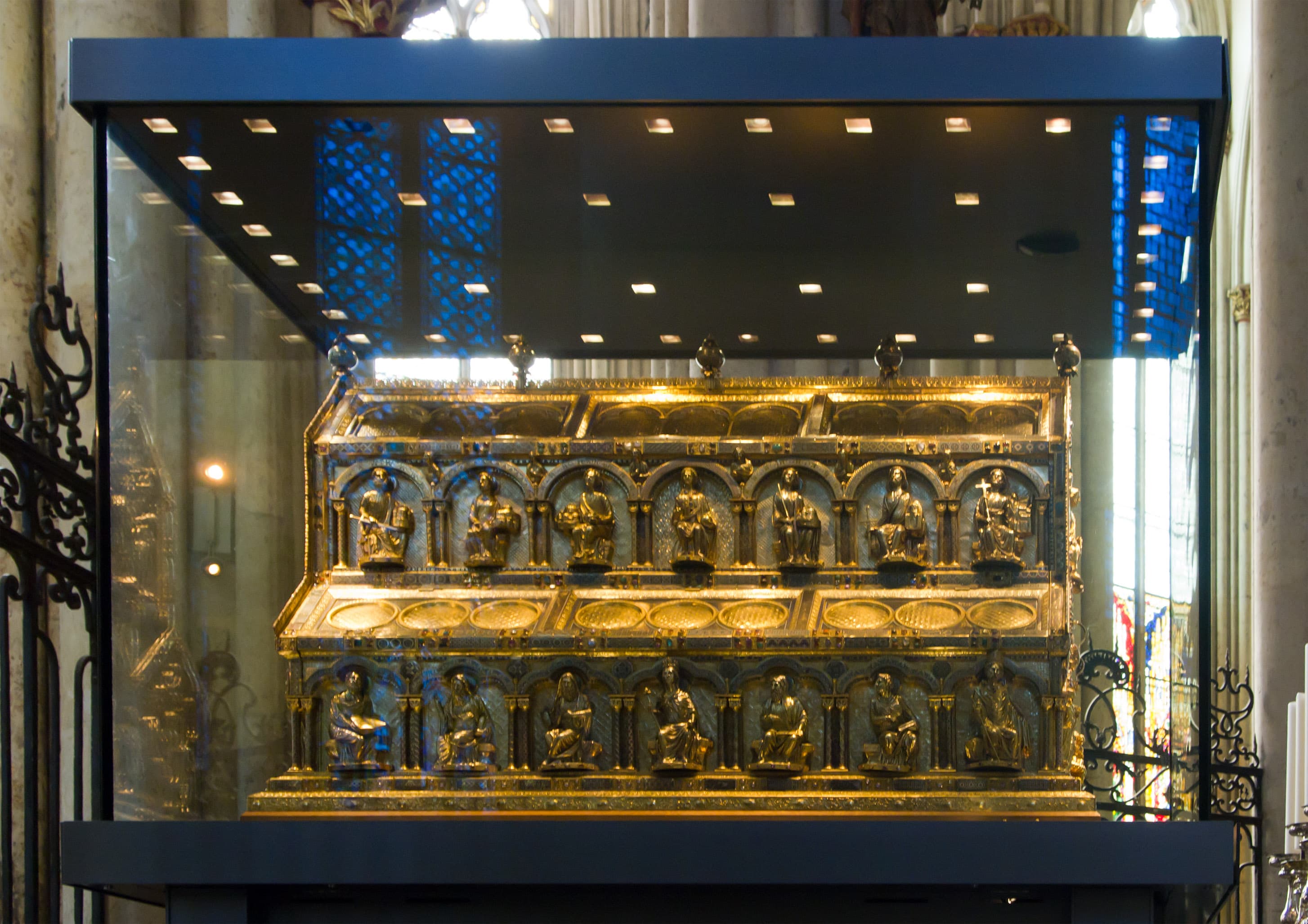 Der goldene Dreikönigenschrein im Kölner Dom.