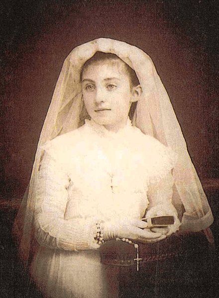 Gabrielle Bossis na sua primeira comunhão em 1886