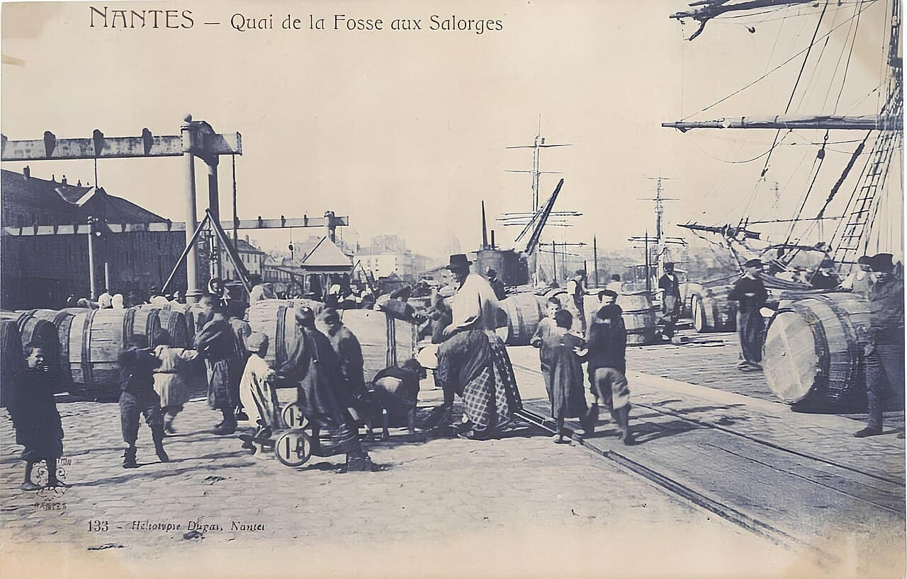 Vista das Salorges e do porto de Nantes por volta de 1900