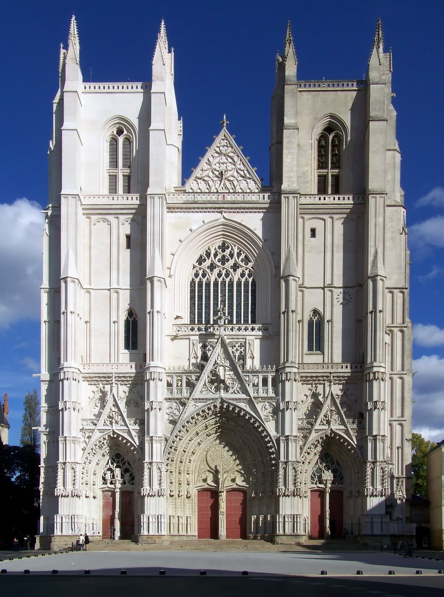Fachada da catedral de Nantes