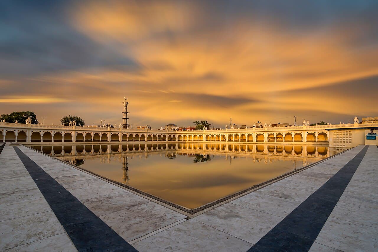 Sarowar Gurdwary Janam Asthan w Nankana Sahib, tradycyjne miejsce narodzin Guru Nanaka