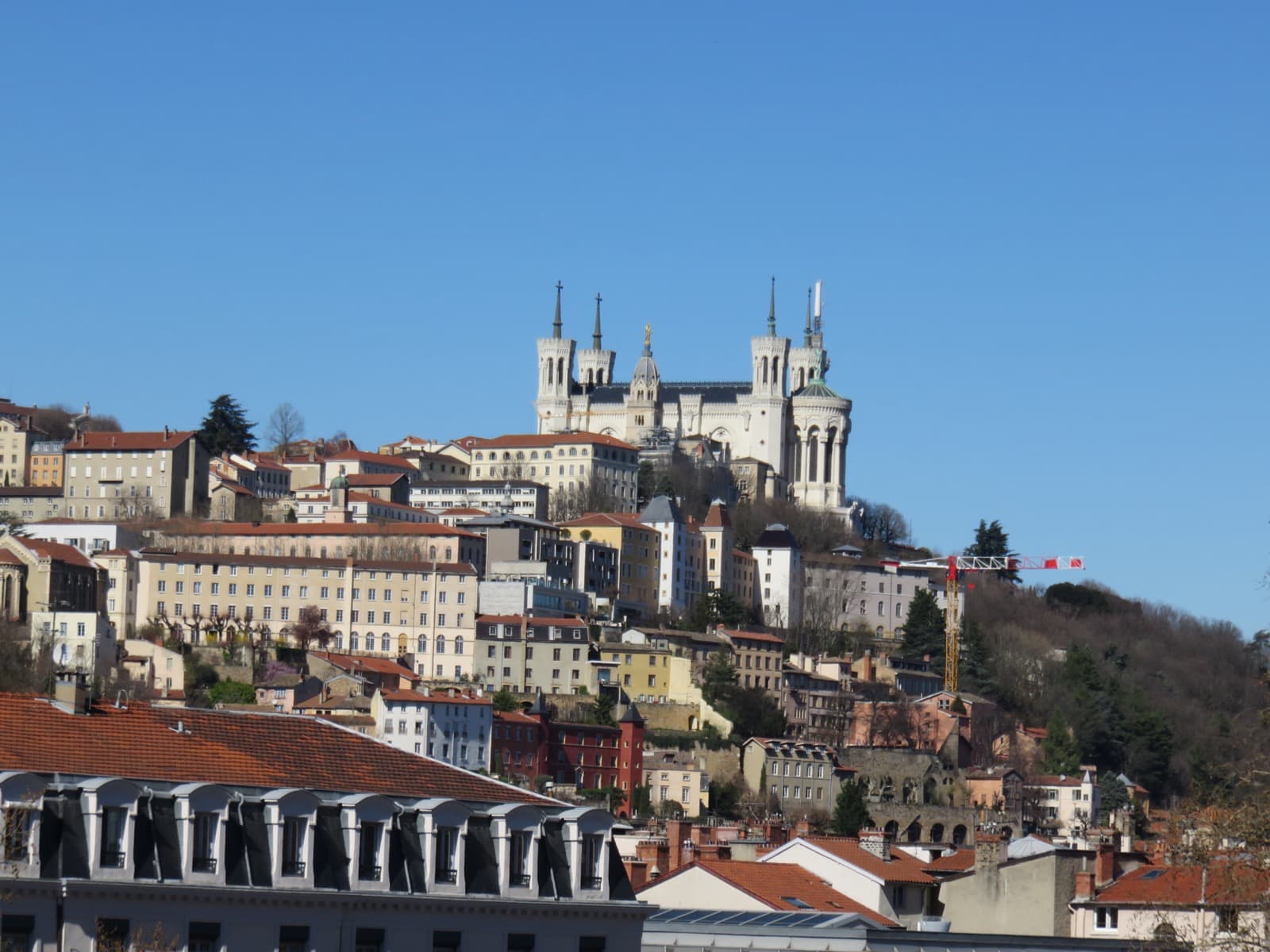 La colline de Fourvière à Lyon, où Balthasar étudia la théologie auprès d'Henri de Lubac dans les années 1930
