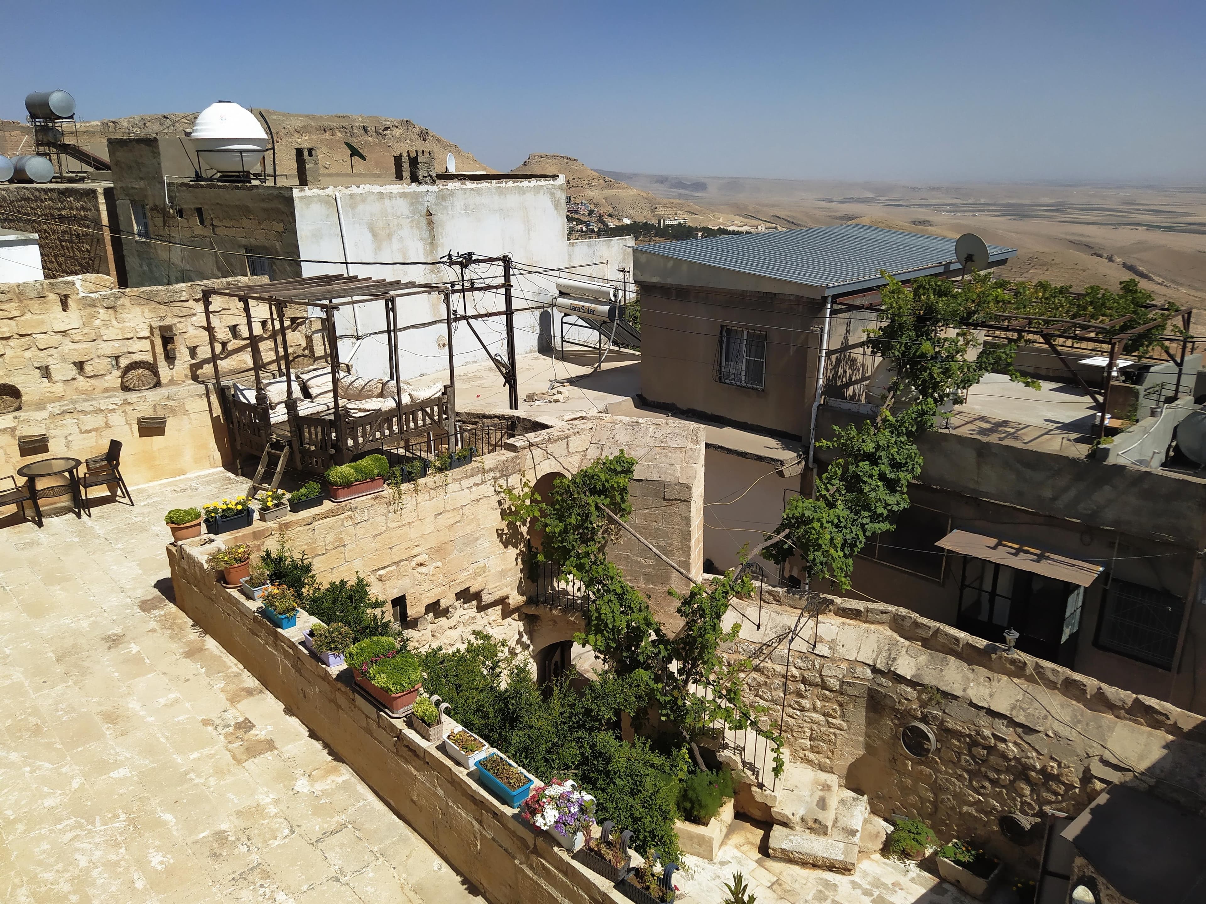 Die Altstadt von Mardin auf ihrem Felssporn über der mesopotamischen Ebene.
