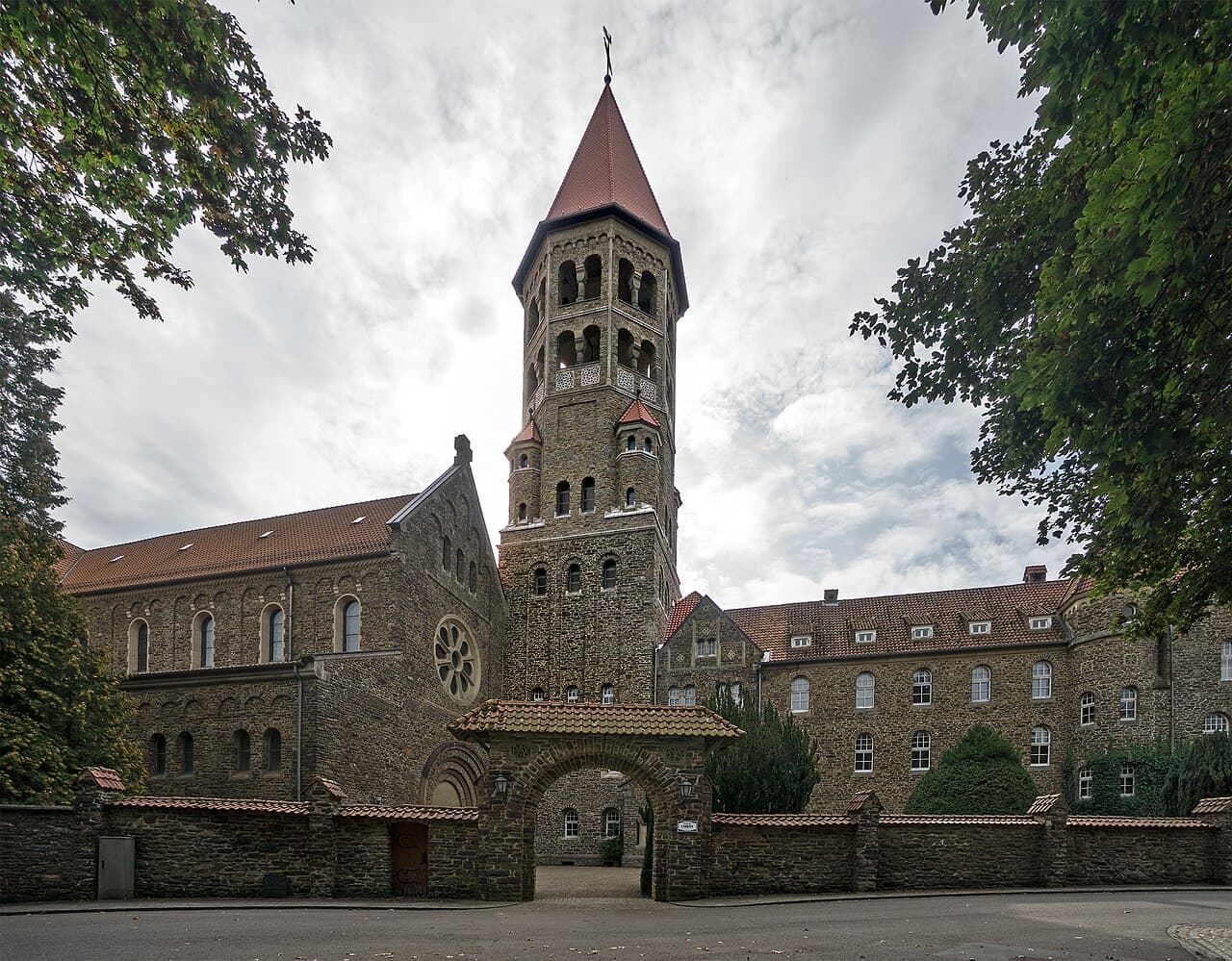 Lüksemburg'da Clervaux Saint-Maurice-et-Saint-Maur manastırı