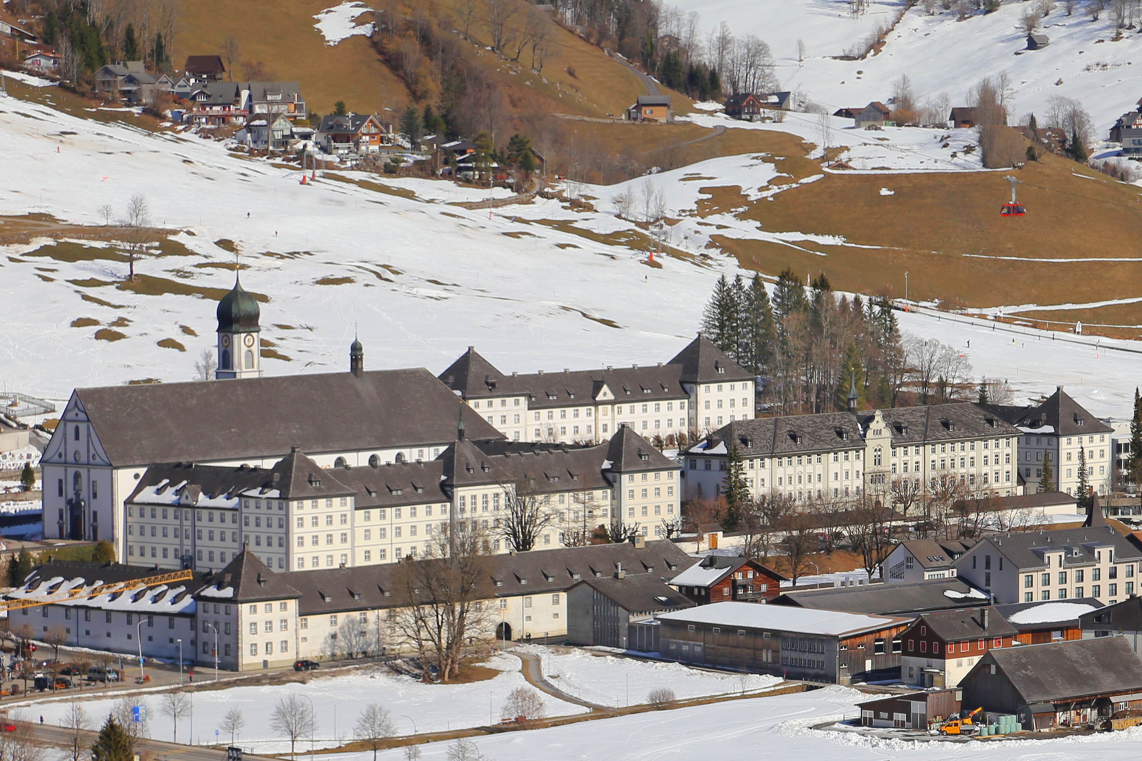 İsviçre’de Engelberg Benedikten manastırı