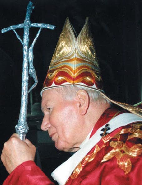 Juan Pablo II en la canonización de Edith Stein en 1998