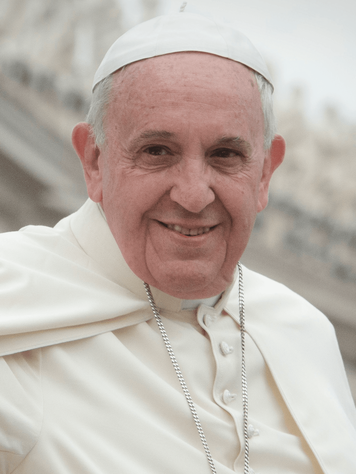 Fotografisches Porträt von Papst Franziskus am 27. April 2014.