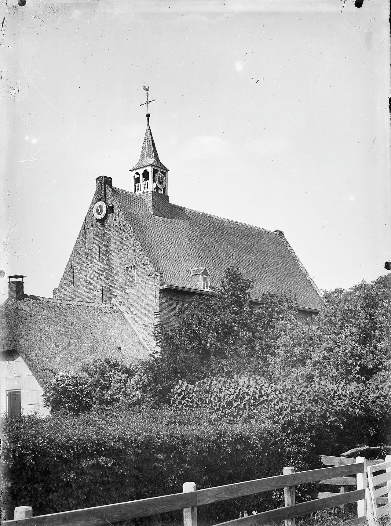 L'antica chiesa del monastero di Windesheim, casa madre della congregazione, oggi chiesa riformata