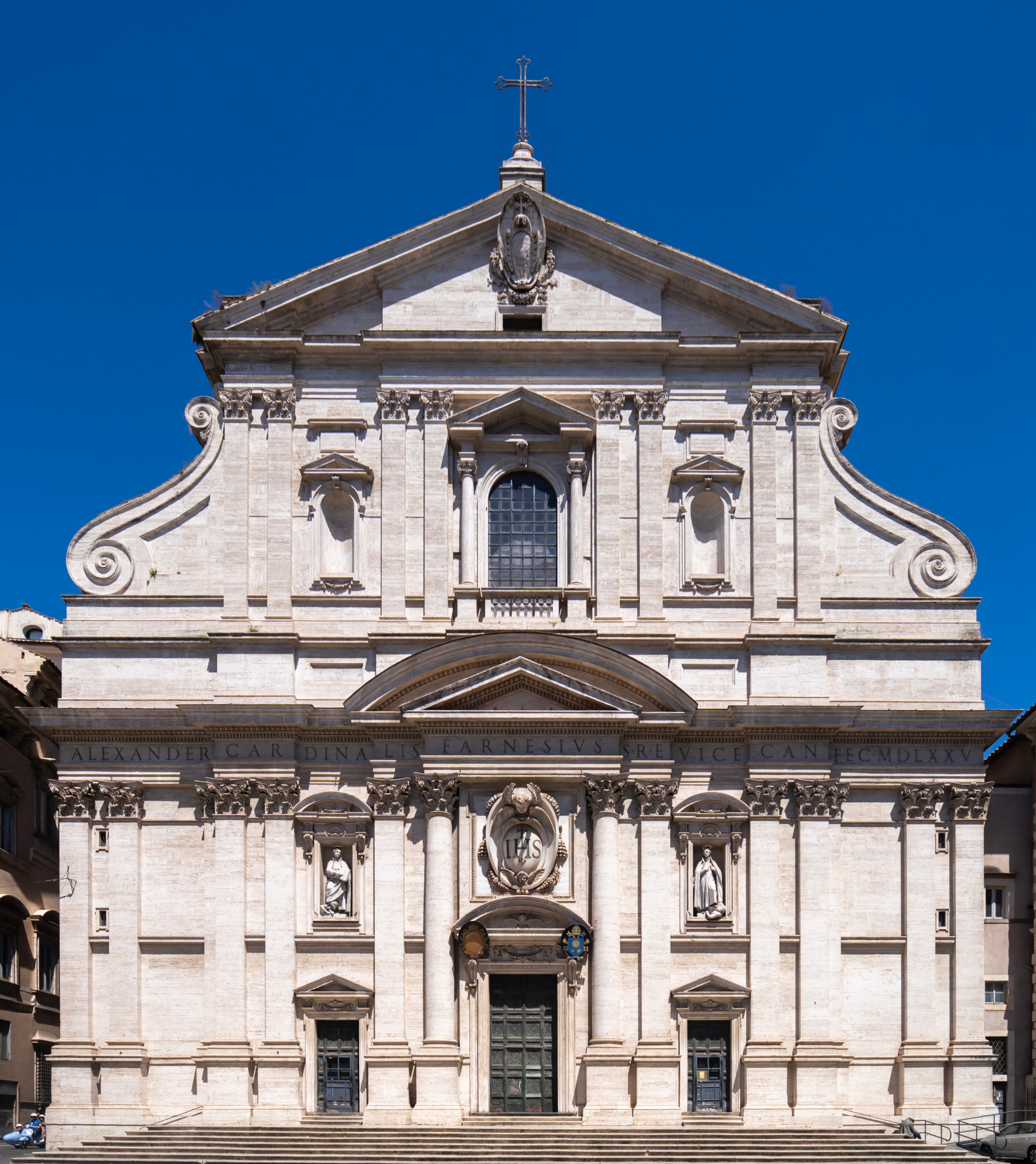 Facciata barocca della chiesa del Gesù a Roma, chiesa madre della Compagnia di Gesù