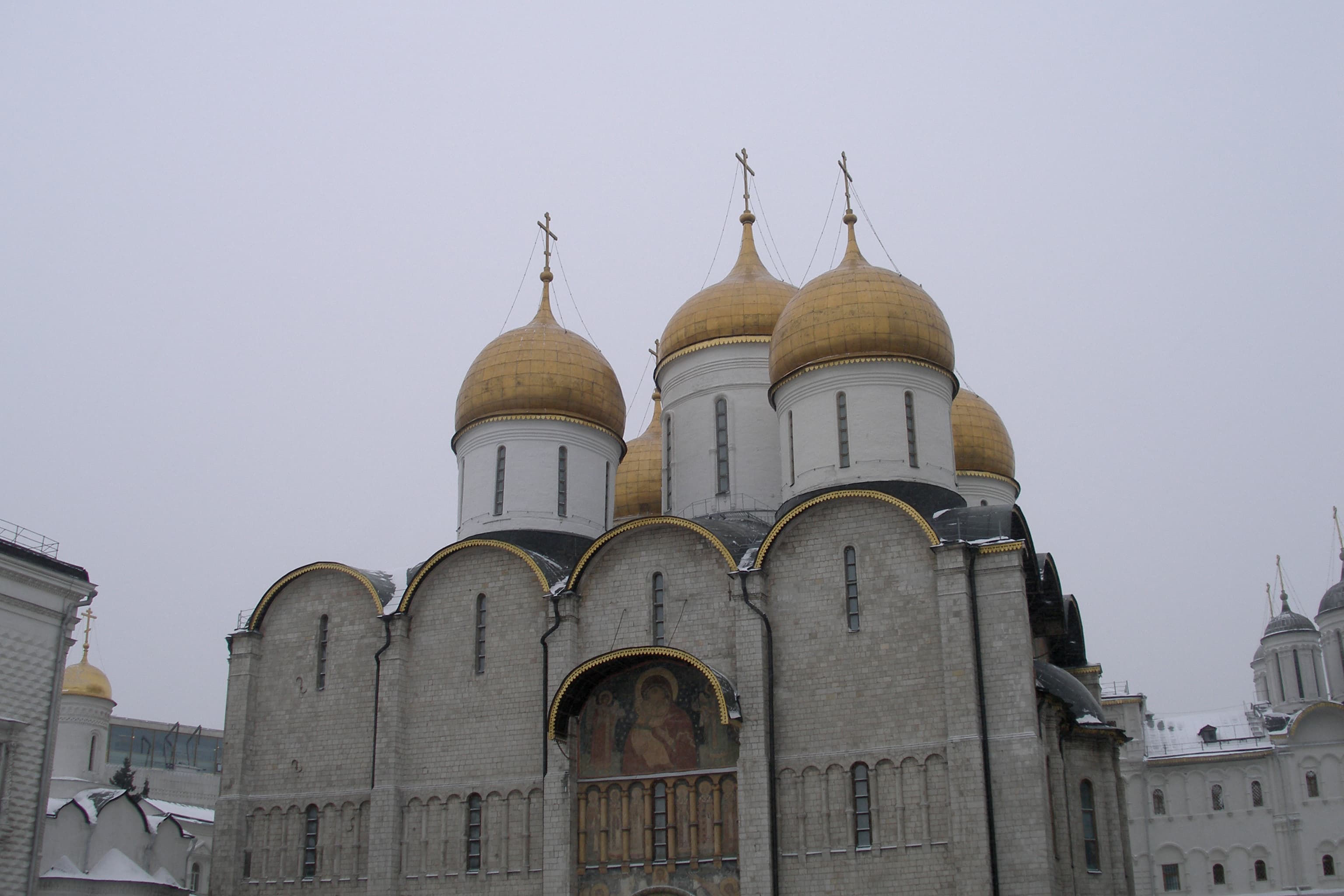 A catedral da Dormição no Kremlin de Moscovo.