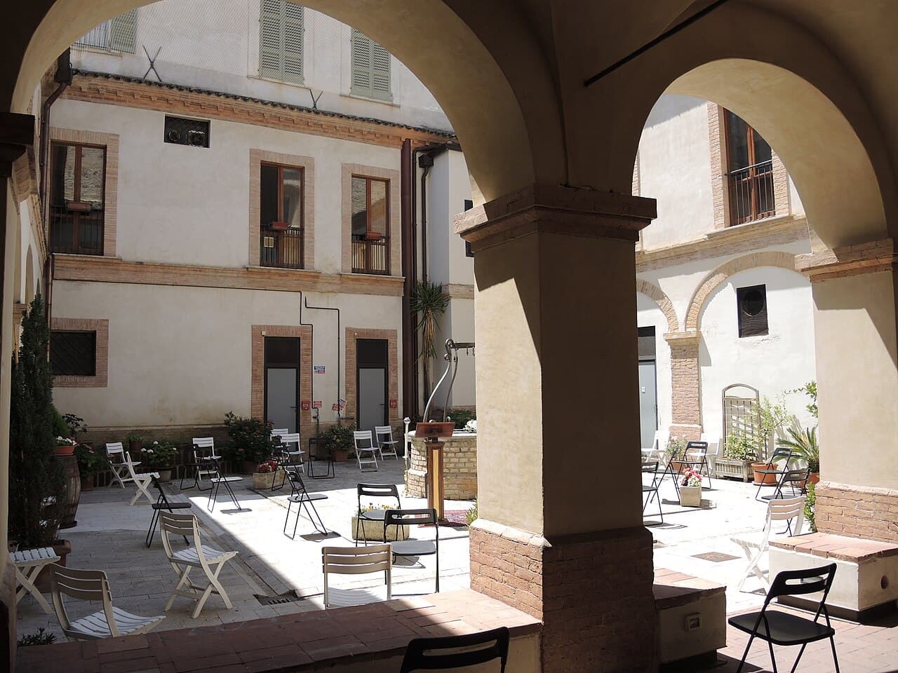 Église Saint-François de Lanciano où est conservée la relique du miracle eucharistique depuis le VIIIᵉ siècle
