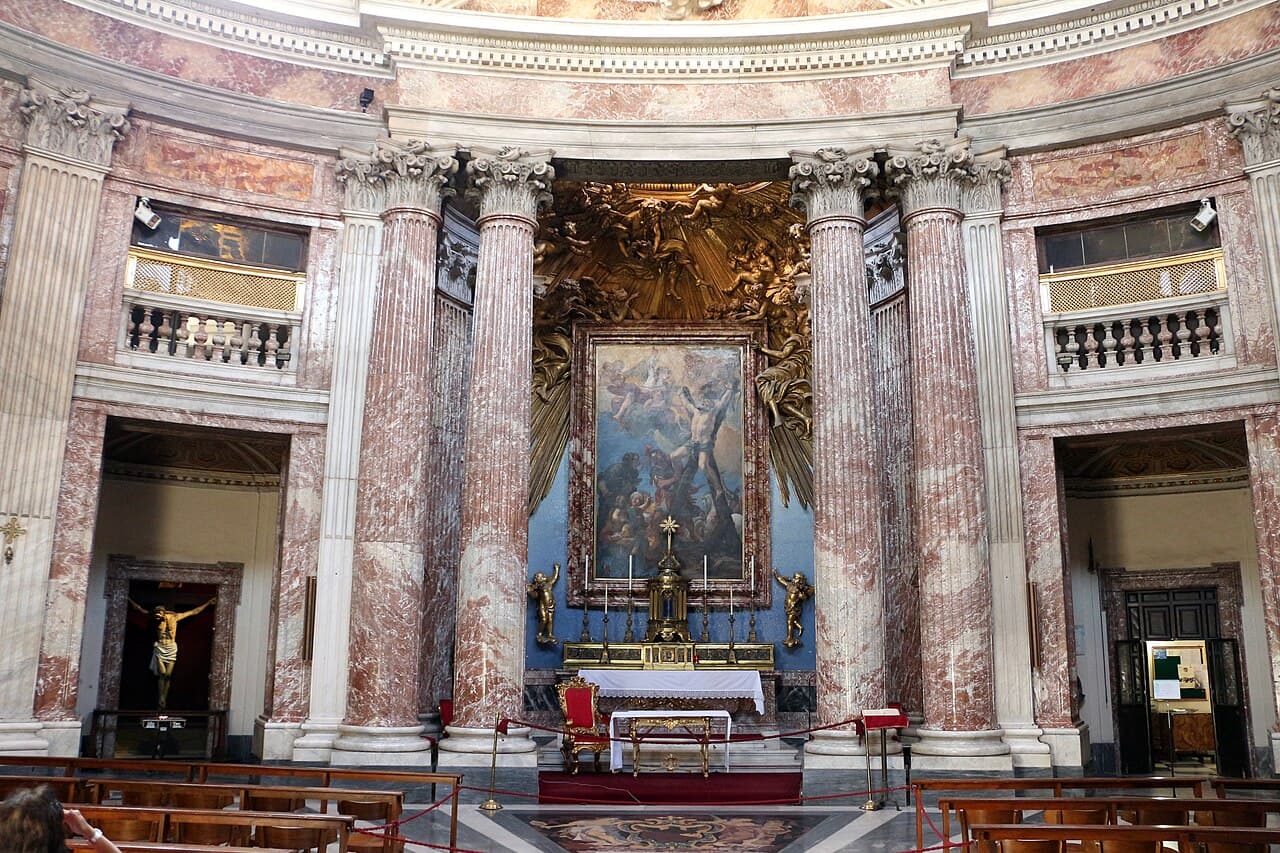 El altar mayor de San Andrés del Quirinal. Foto : Sailko