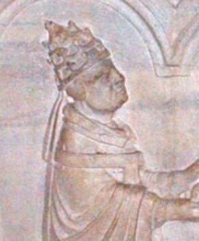 Efigie de Urbano VI en su monumento funerario