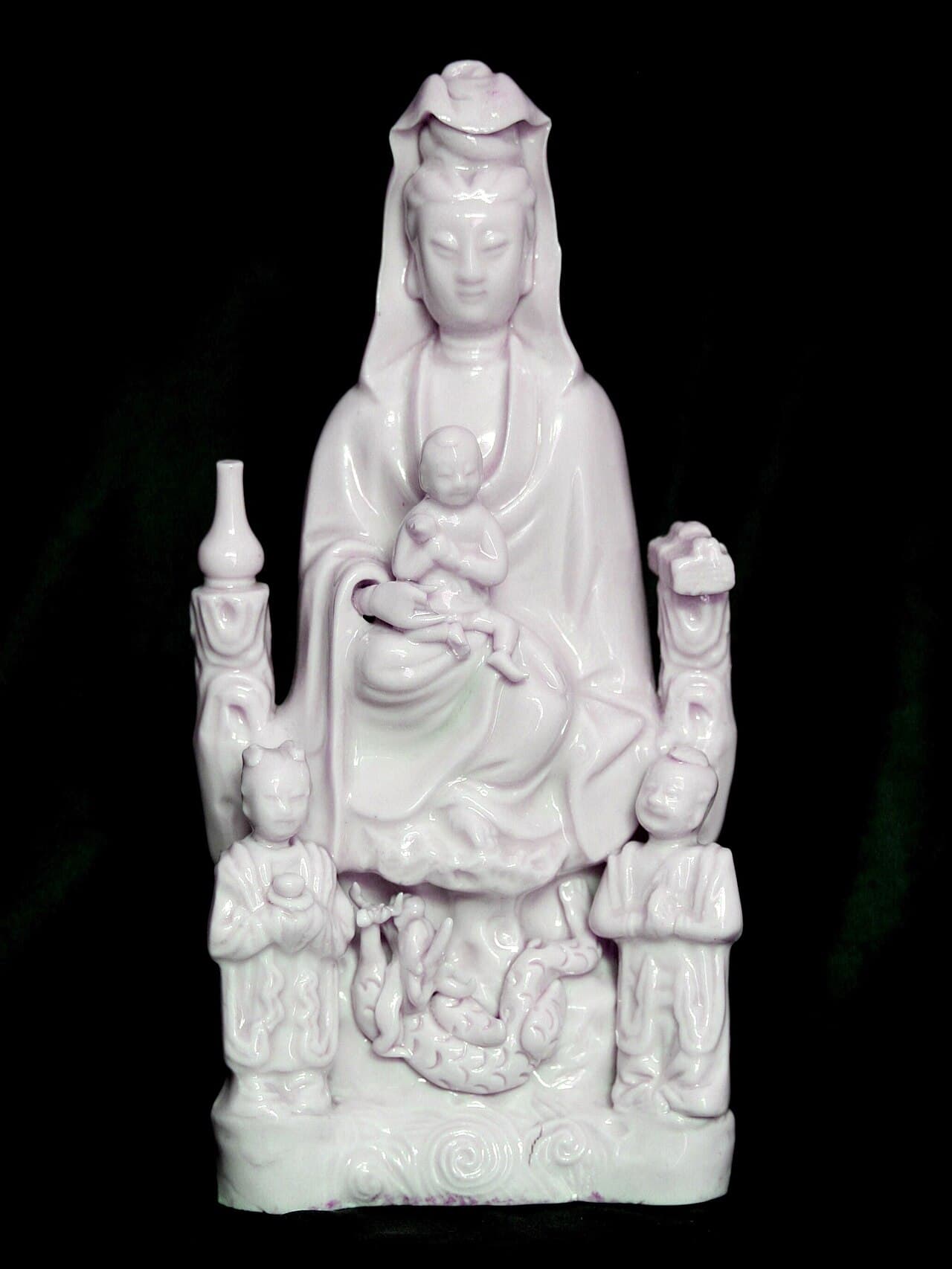 Socha Maria-Kannon, Panny Marie převlečené za Kannon