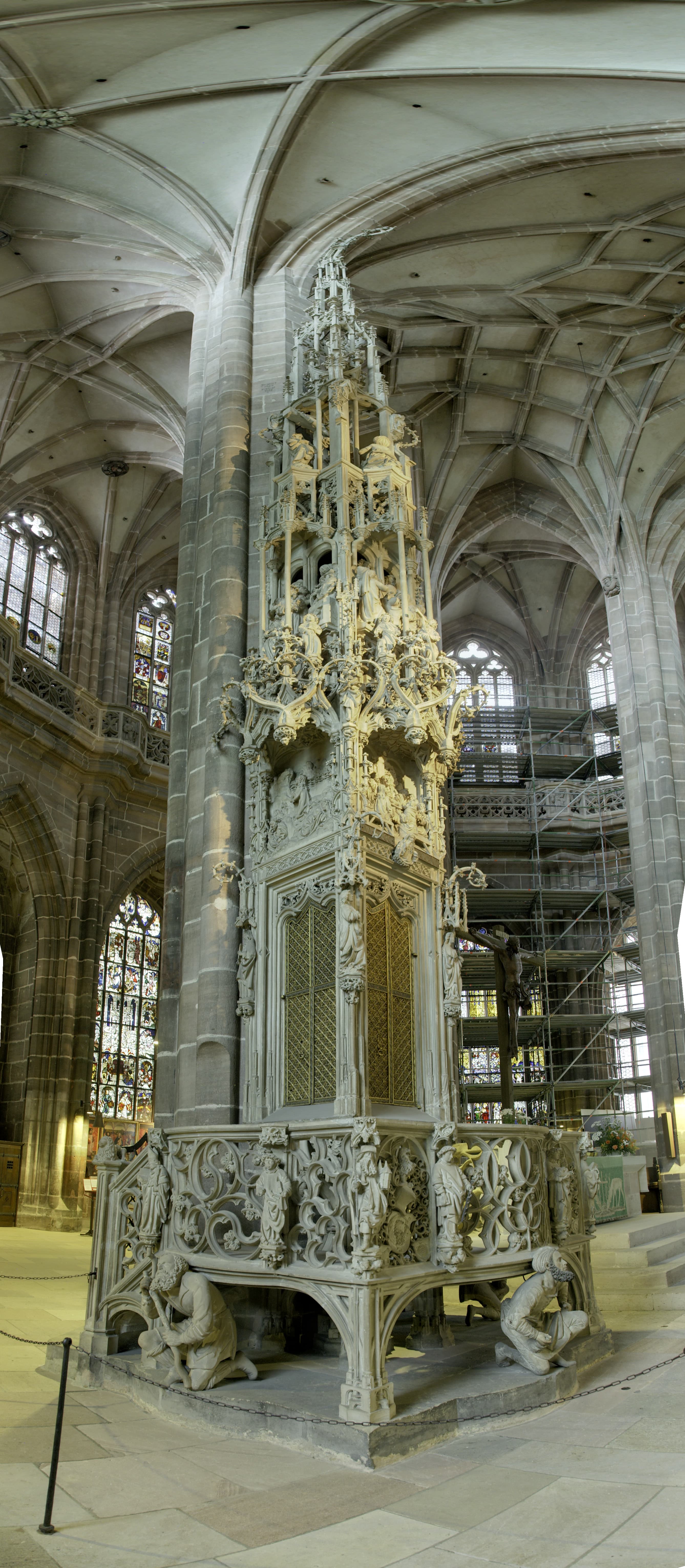 Das von Adam Kraft geschnitzte Sakramentshaus in der Nürnberger Lorenzkirche
