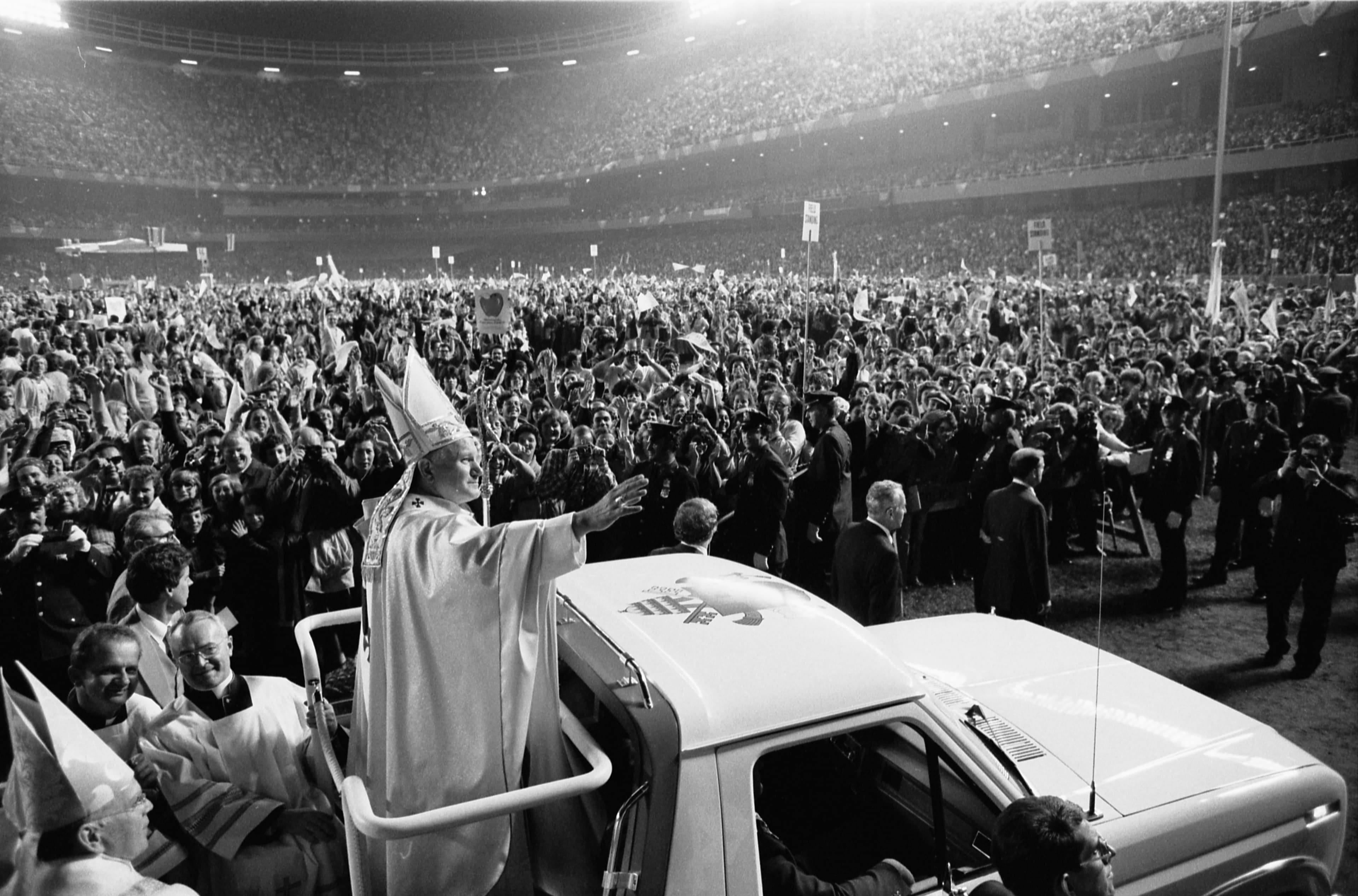 Johannes Paul II. im Yankee Stadium in New York, Oktober 1979
