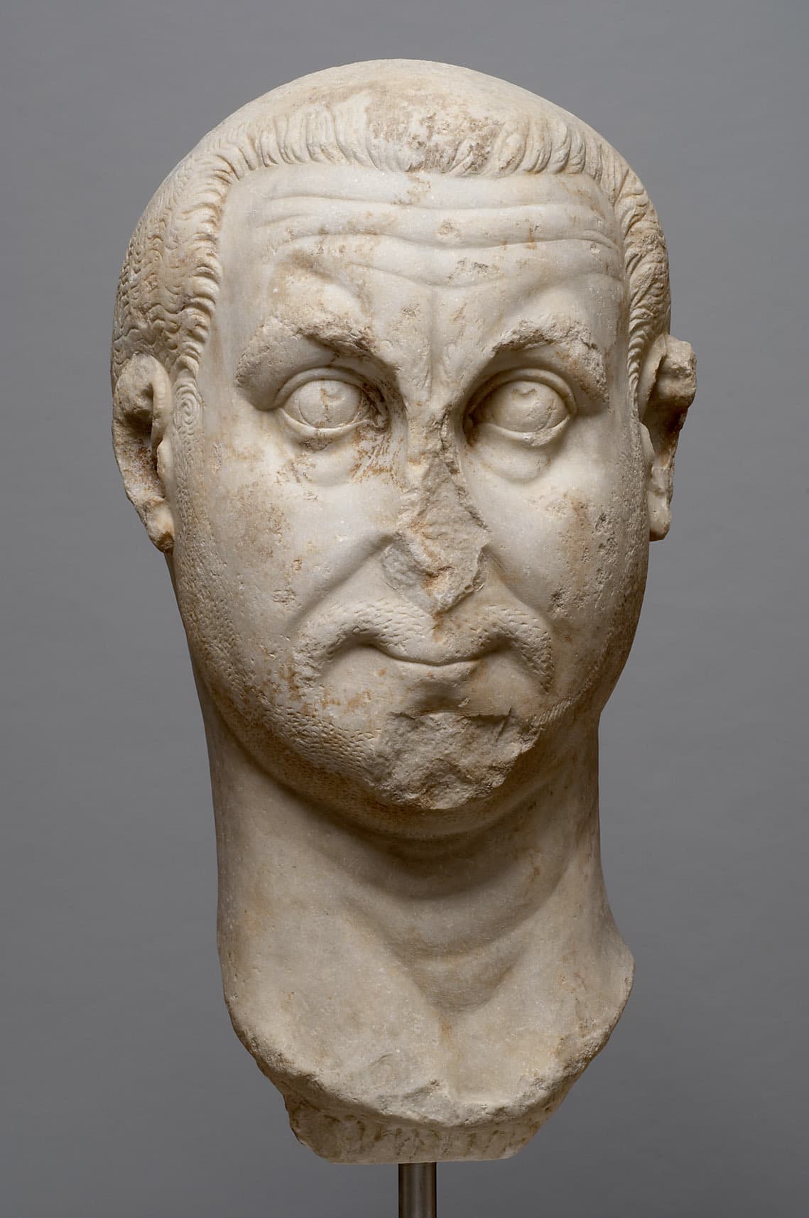 Testa colossale identificata come l'imperatore Licinio, Kunsthistorisches Museum, Vienna