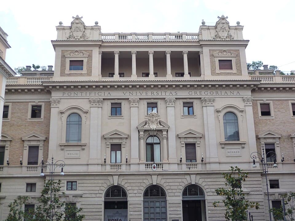 Façade de l’université pontificale Grégorienne à Rome
