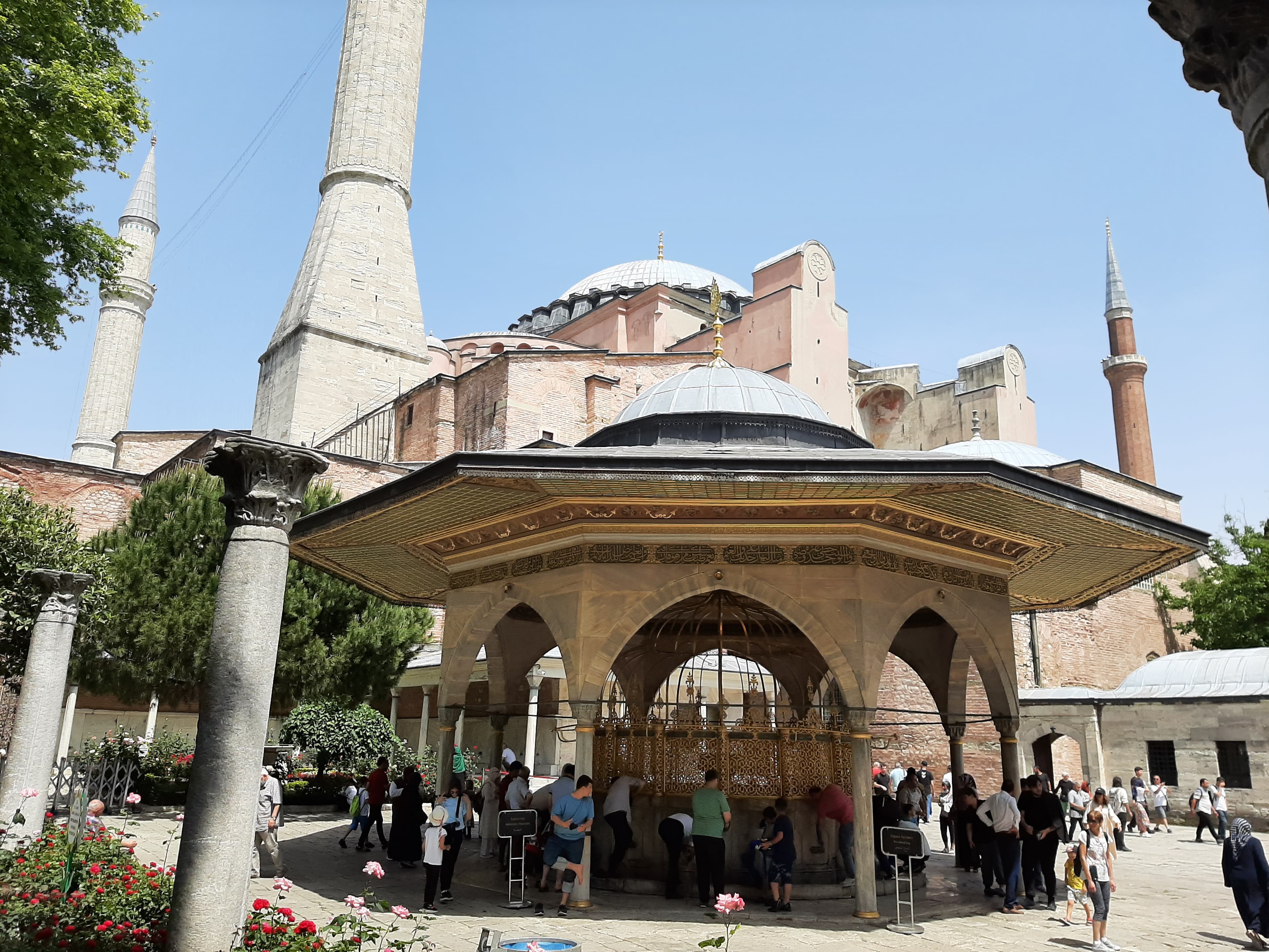 Vista exterior de Santa Sofia em Istambul, a antiga Constantinopla.