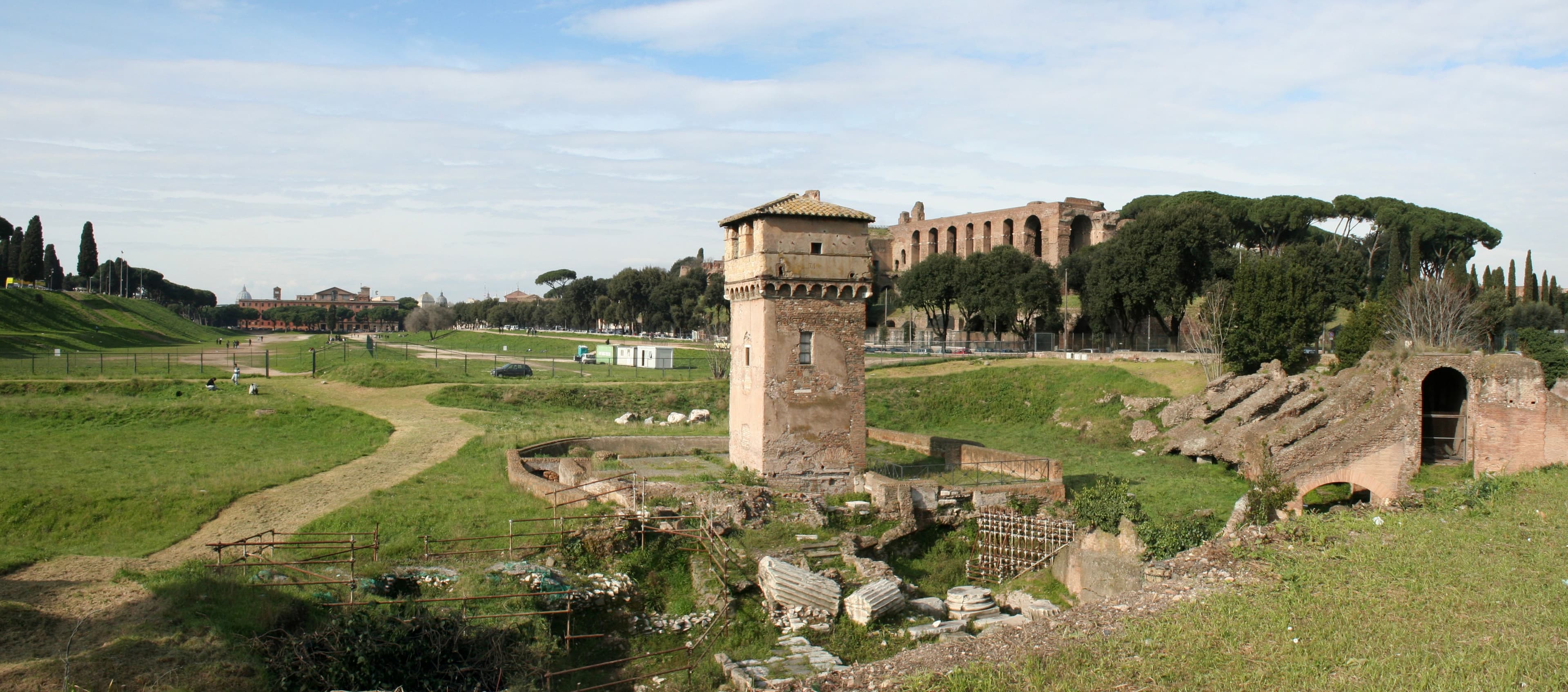 Il Circo Massimo di Roma oggi, visto dal lato del Palatino