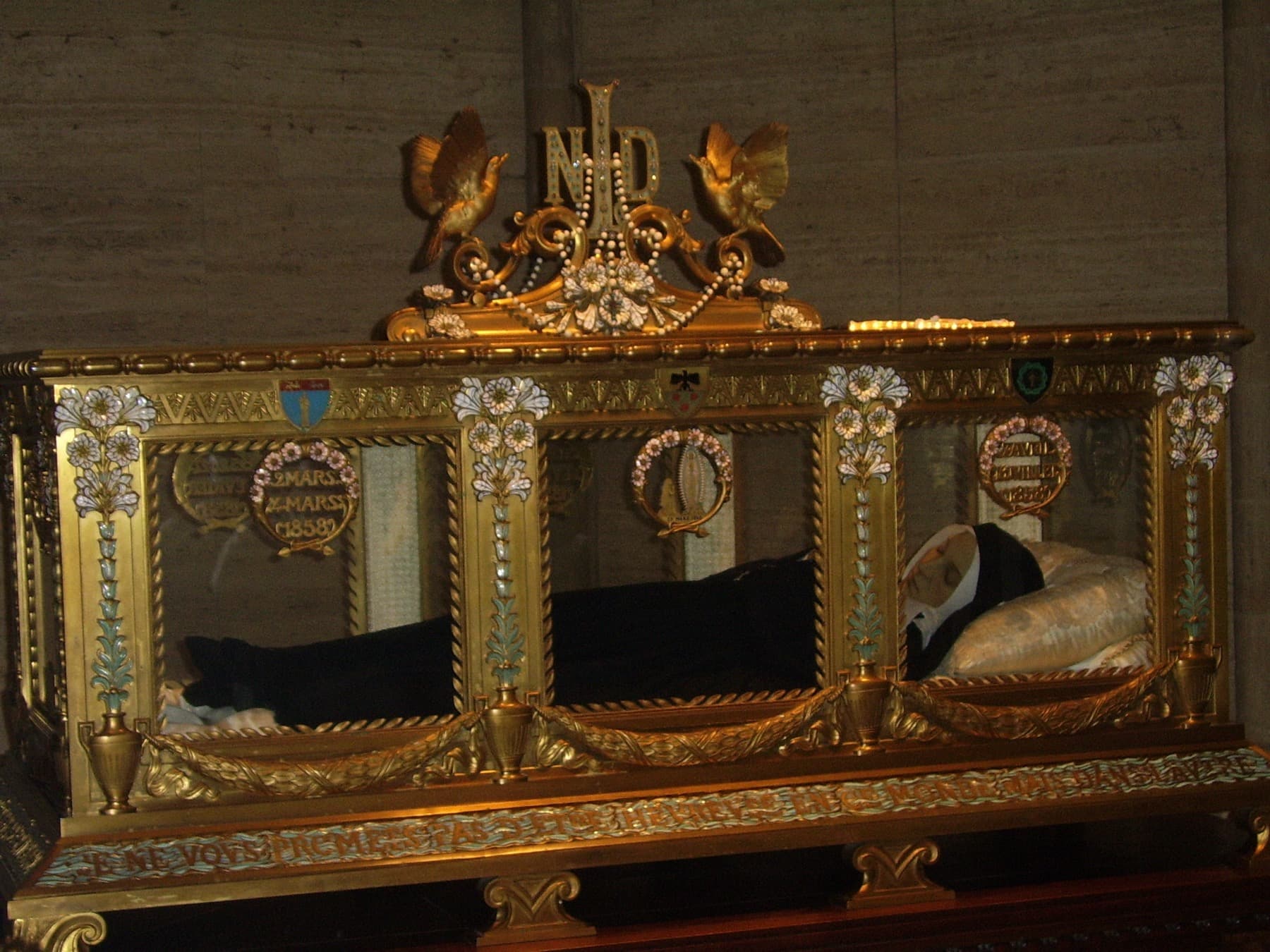 Châsse de sainte Bernadette Soubirous au couvent Saint-Gildard de Nevers