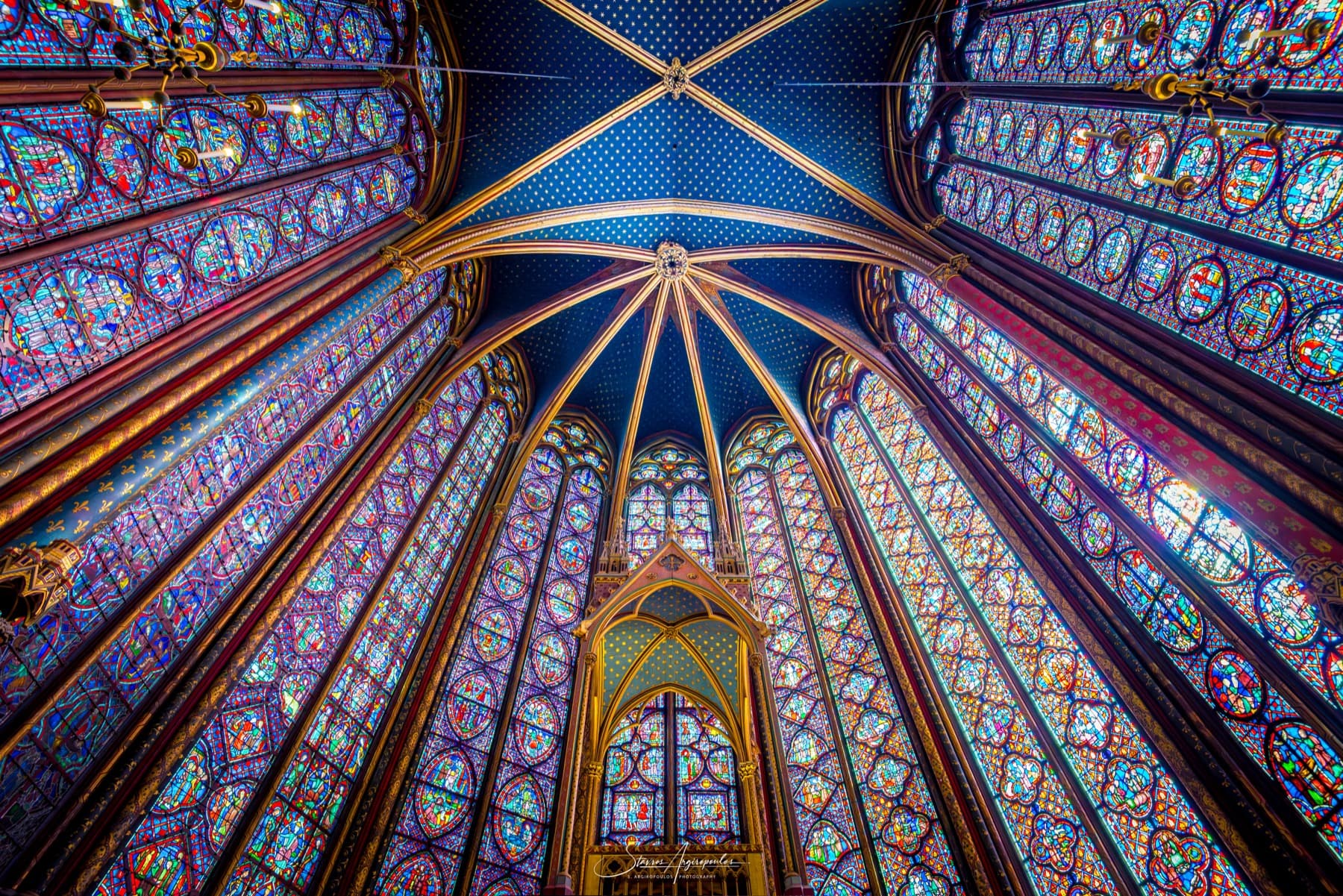 Vitraux de la Sainte-Chapelle de Paris, construite par saint Louis pour abriter la Couronne d'épines