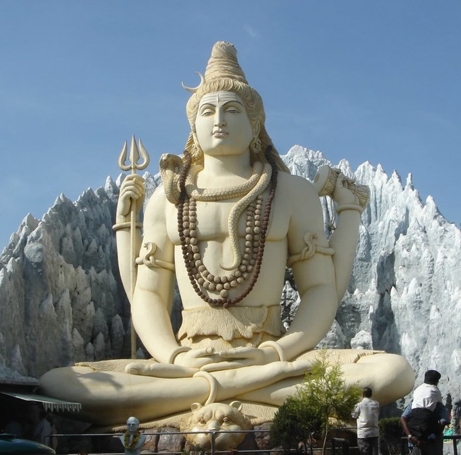 Shiva statue in Bangalore associated with yoga imagery