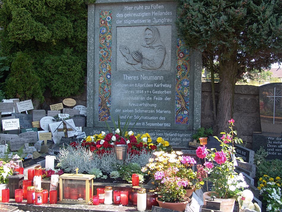 Tombe de Thérèse Neumann au cimetière de Konnersreuth