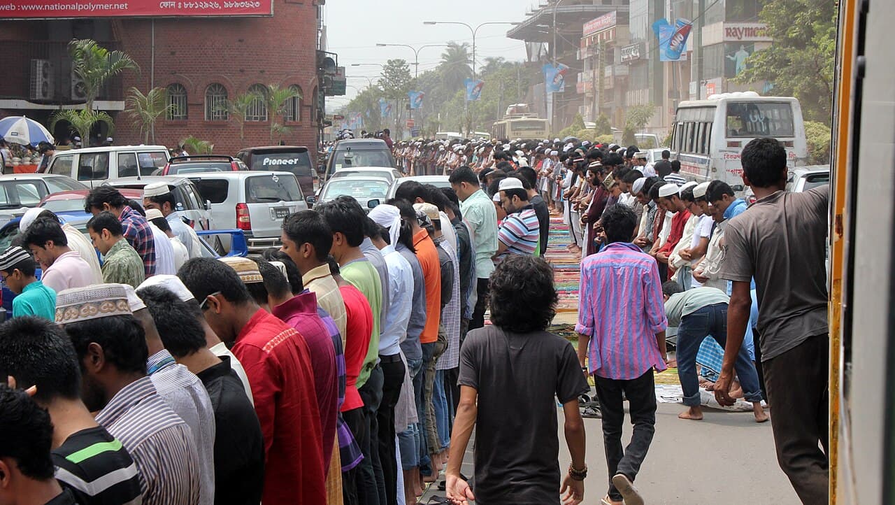 Bangladeş’in Dakka şehrinde cuma namazı