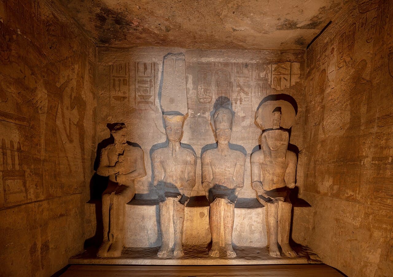 Mısır’da Abu Simbel’de II. Ramses’in Büyük Tapınağı