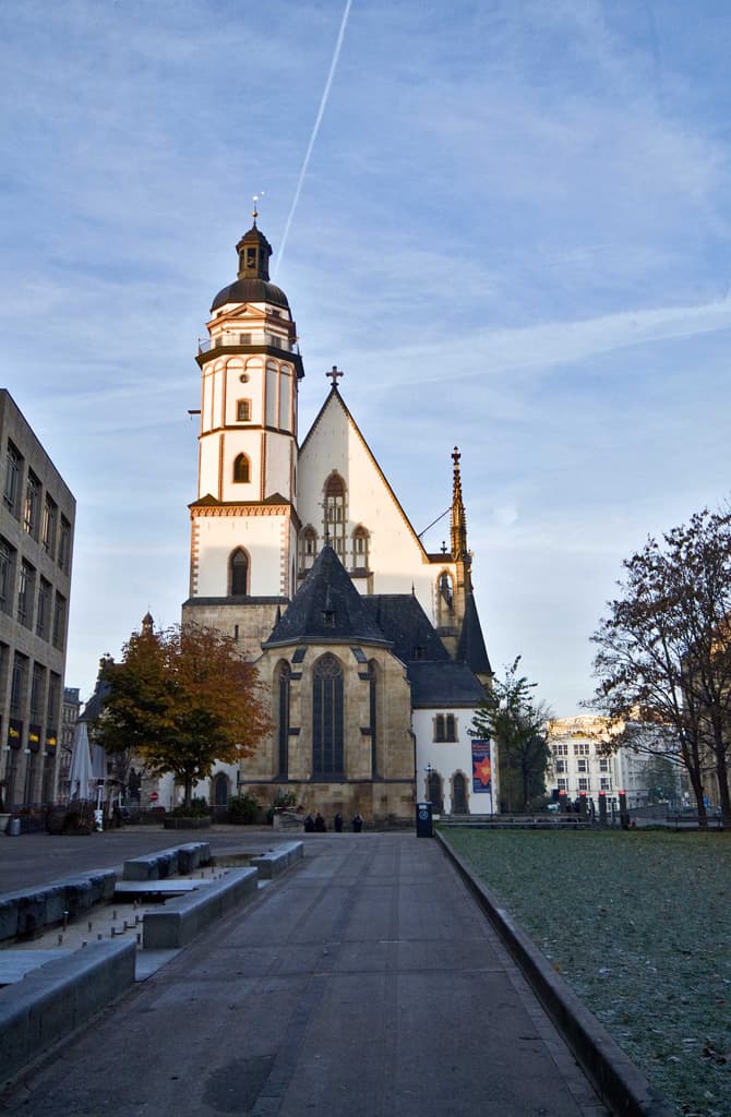 Fassade der Thomaskirche Leipzig, fotografiert im Jahr 2011.