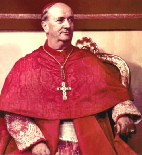 Le cardinal Alfredo Ottaviani, pro-secrétaire du Saint-Office, qui suspendit la cause en 1960
