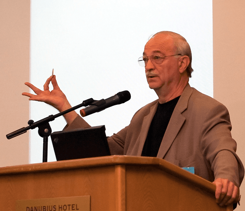 Joe Nickell au Congrès européen des sceptiques à Budapest en 2010