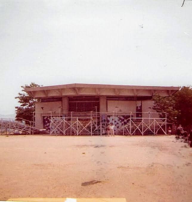 La chiesa della Riconciliazione a Taizé nel 1975