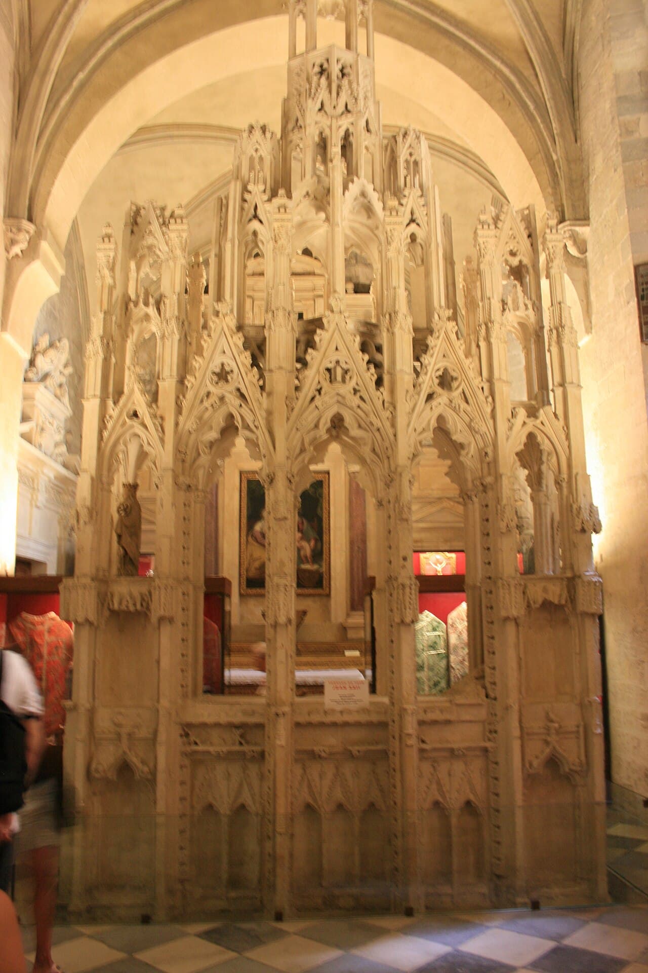 Das Grabmal Papst Johannes XXII. in der Schatzkammer der Kathedrale von Avignon