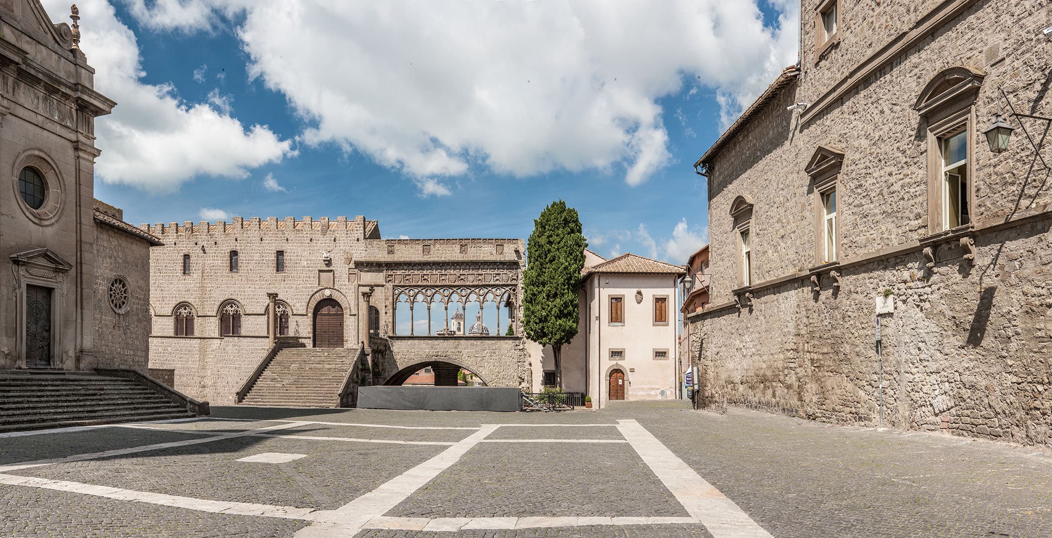 Der Papstpalast von Viterbo, Residenz der päpstlichen Kurie im 13. Jahrhundert