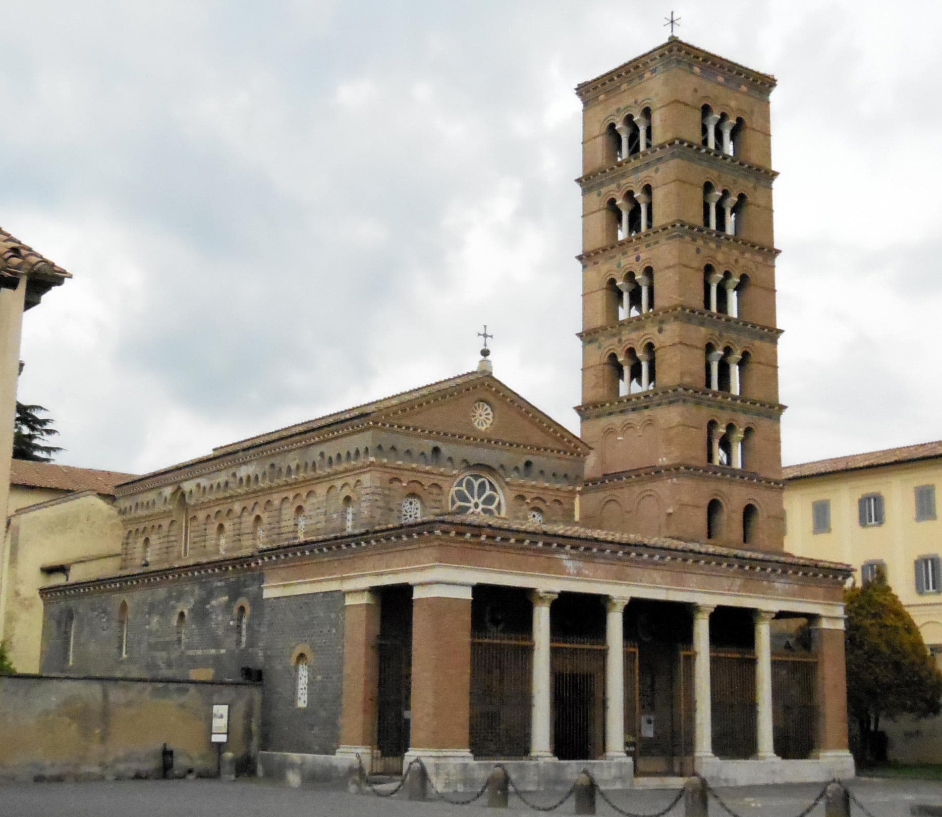 Extérieur de l'abbaye territoriale Sainte-Marie de Grottaferrata
