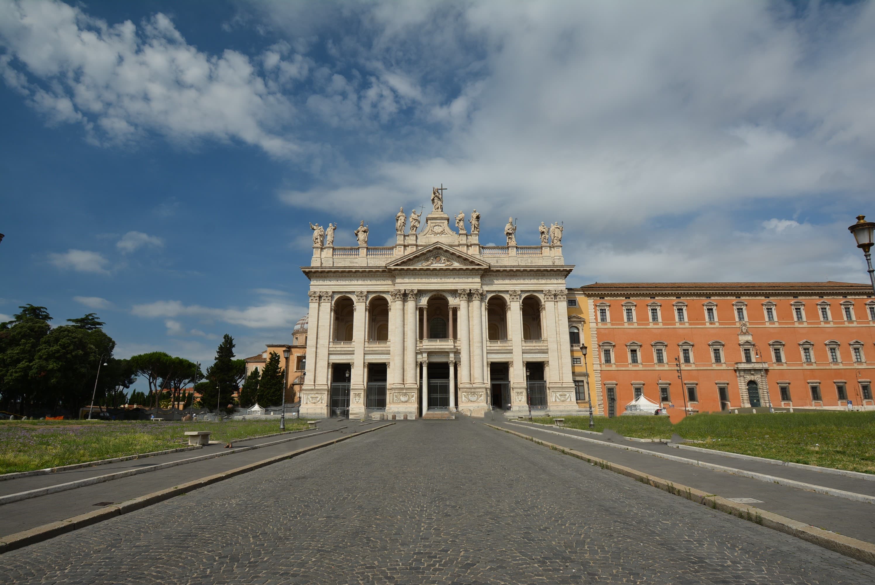 Die Erzbasilika San Giovanni in Laterano in Rom, wo Dioskur am 22. September 530 konsekriert wurde