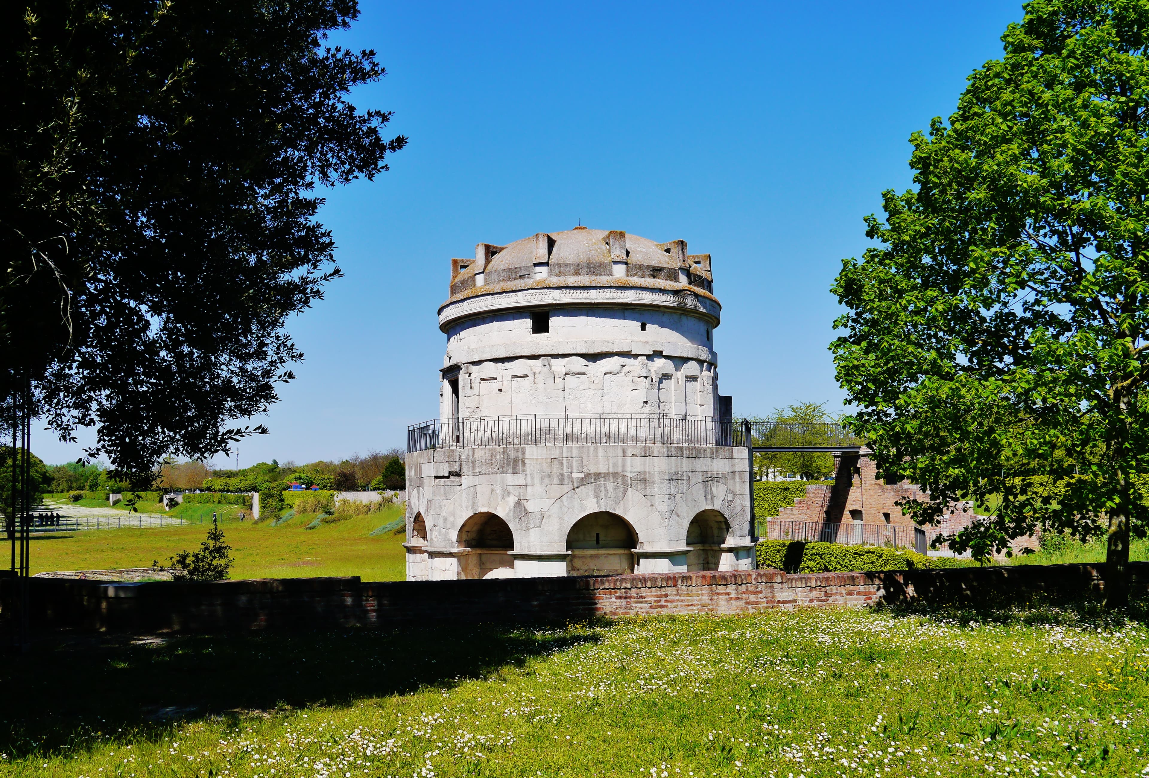 Das Mausoleum Theoderichs in Ravenna, Grabmal des ostgotischen Königs