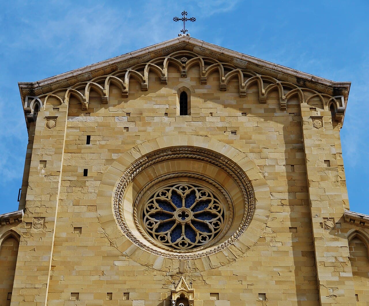 Fassade der Kathedrale von Arezzo, den heiligen Donatus und Petrus geweiht
